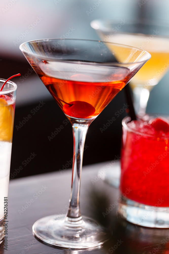 Fototapeta premium cocktails in the bar