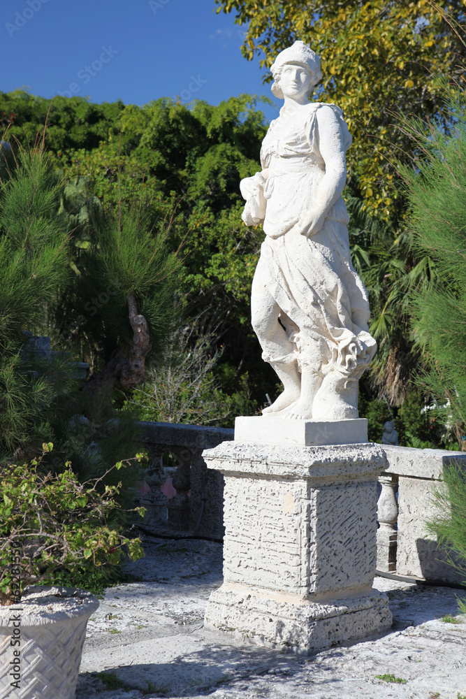 Fototapeta premium garden sculpture