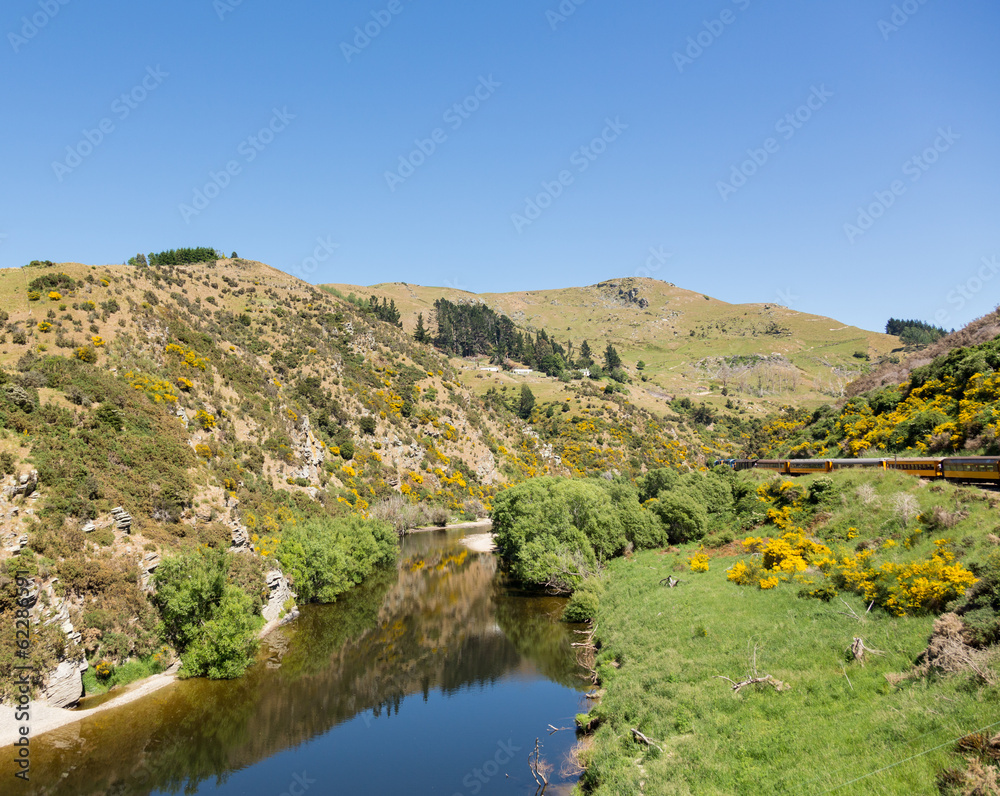 Obraz premium Railway track up Taieri Gorge New Zealand