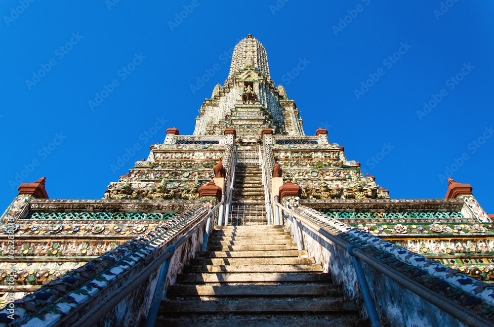 Wat Arun Thai temple pagoda