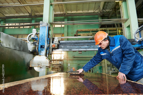 Cuadro en lienzo worker on granite manufacture