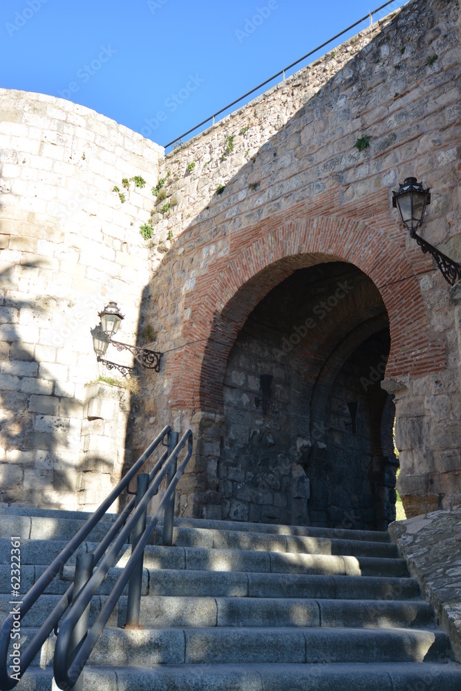 Arco en la muralla de Burgos, España, Camino de Santiago