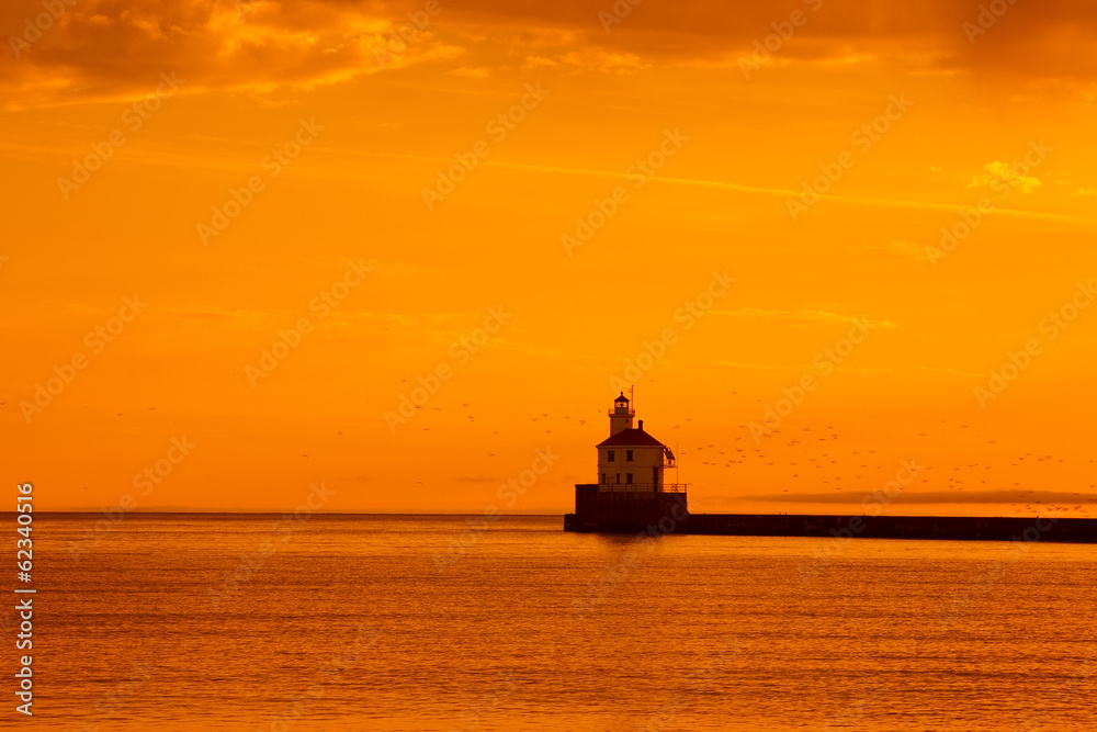 Obraz premium Wisconsin Point Lighthouse Sunrise