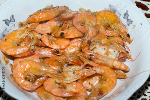 fresh gulf shrimps with garlic fried in olive oil