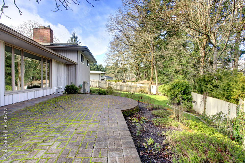 Fototapeta premium Brick floor walkout deck