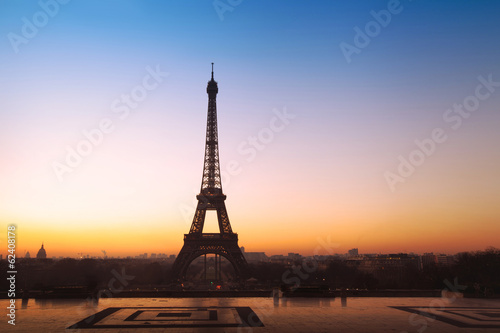 beautiful panoramic view on Eiffel tower in Paris, France © Song_about_summer