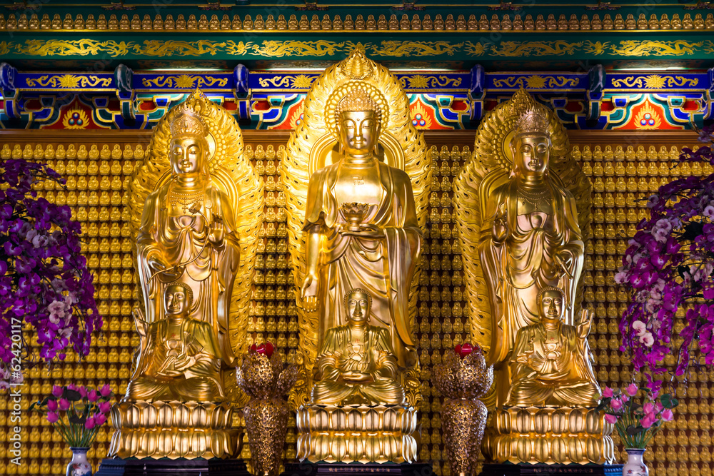 Fototapeta premium Golden Chainese Buddha Leng Noei Yi 2 temple