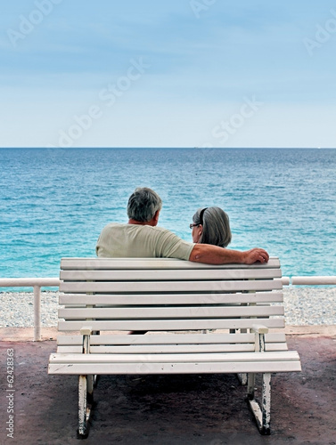 couple face à la mer