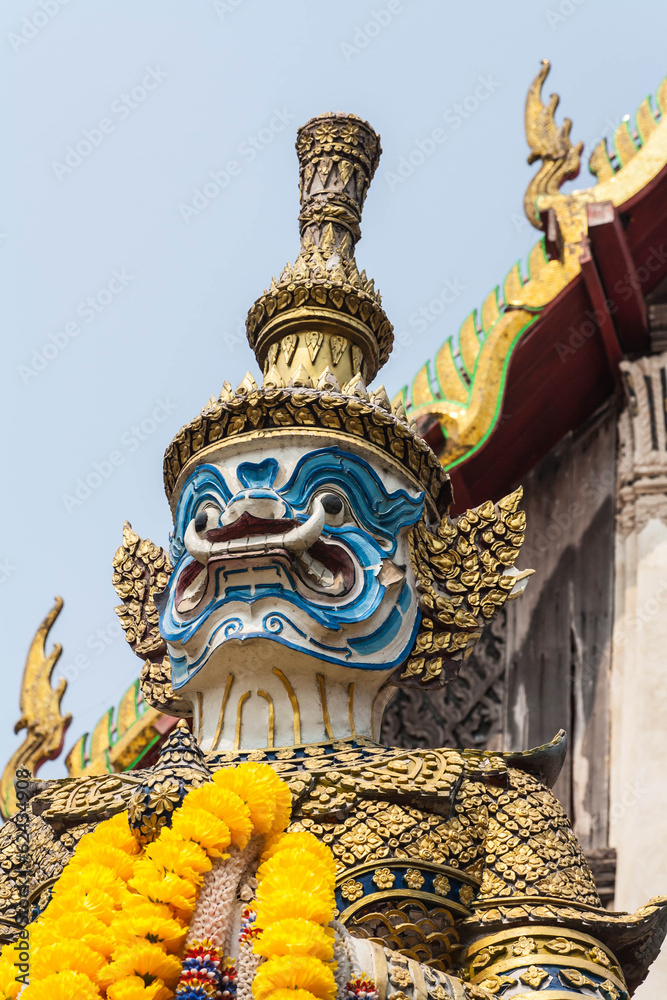 Fototapeta premium native Thai style giant statues