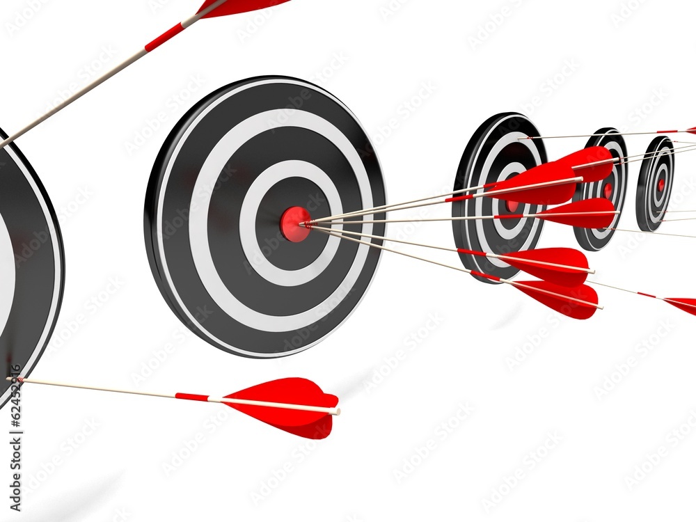 3d target and arrows, isolated on white 3d target and arrows, isolated on white