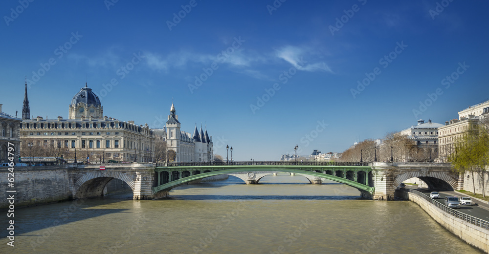 Panoramique de la Seine Paris prés du pont Notre-Dame