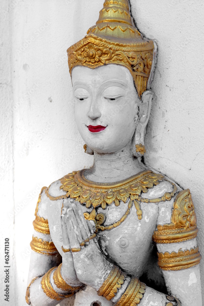 Thai Prayer Statue