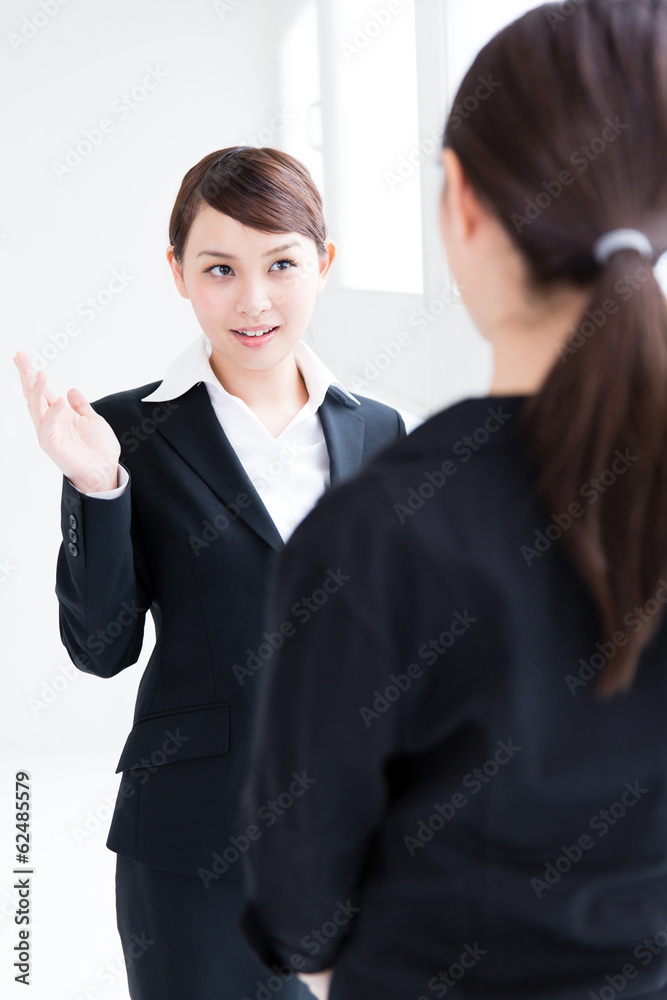 asian businesswomen meeting in the office asian businesswomen meeting in the office
