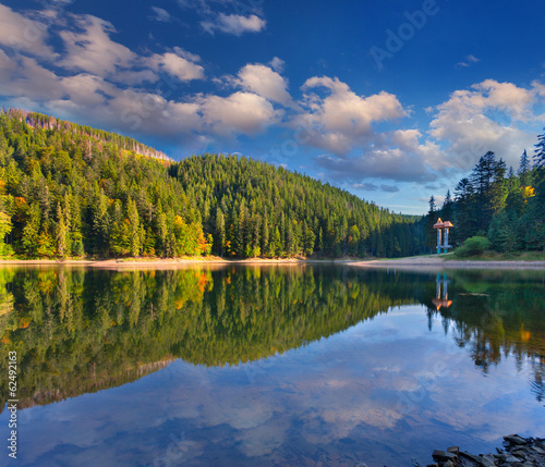 Fototapeta Naklejka Na Ścianę i Meble -  Beautiful summer landscape in the mountain lake.