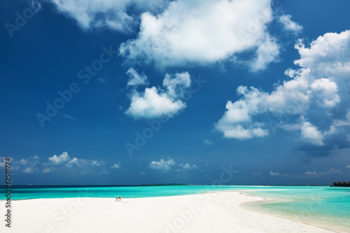 Fototapeta Naklejka Na Ścianę i Meble -  Beautiful beach with sandspit at Maldives