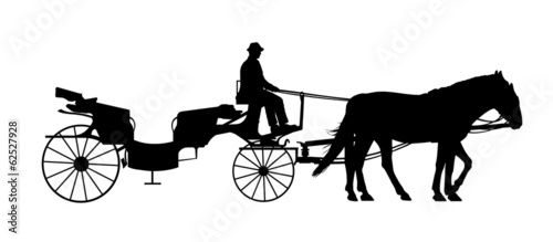 Photo old style carriage with two horses and a coachman silhouette