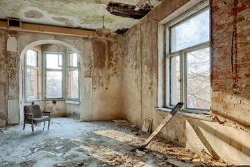 Tableau sur plexiglas Vieux bâtiments abandonnés Beautiful, forgotten and destroyed house  © Mariusz Niedzwiedzki