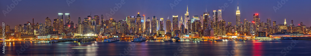 Fototapeta premium Manhattan w nocy