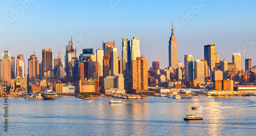 Manhattan Skyline © sborisov