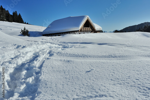 Alpi Dolomiti, Trentino Alto Adige , baita nella neve