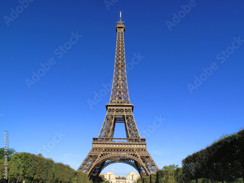 Eiffel Tower © Tony Baggett