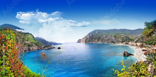 Fototapeta Naklejka Na Ścianę i Meble -  panorama of Monterosso al mare, Cinque terre