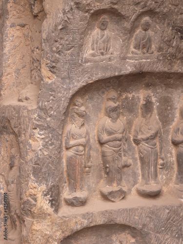 Buddha Figuren in den Longmen Grotten