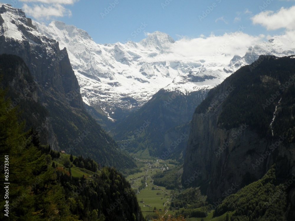 Fototapeta premium View of Lauterbrunnen Valley