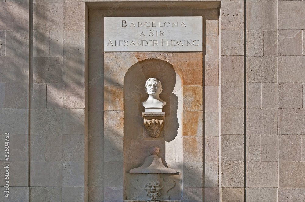 Fototapeta premium Alexander Fleming monument in Barcelona, Spain