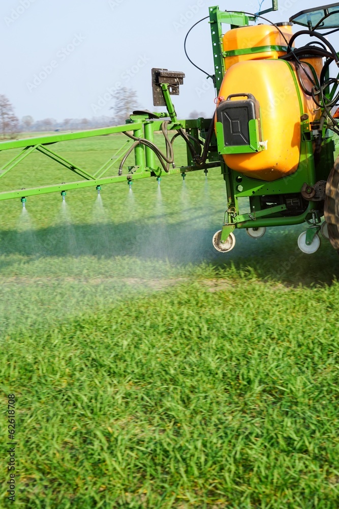 Fototapeta premium Feldspritze, Spritznebel