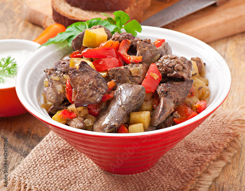 Roast chicken liver with vegetables