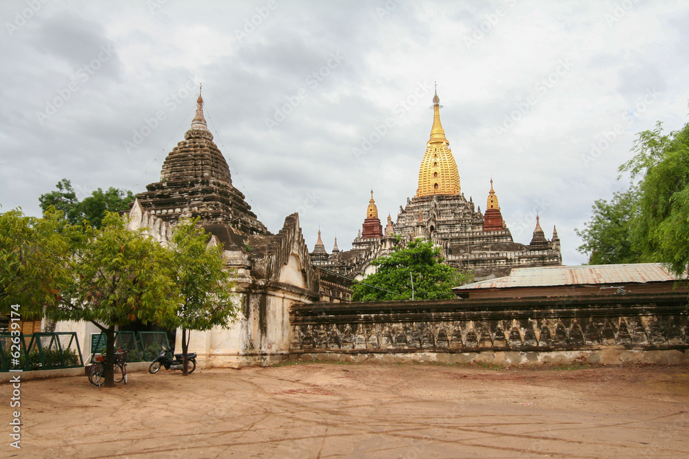 Naklejka premium Bagan - temple