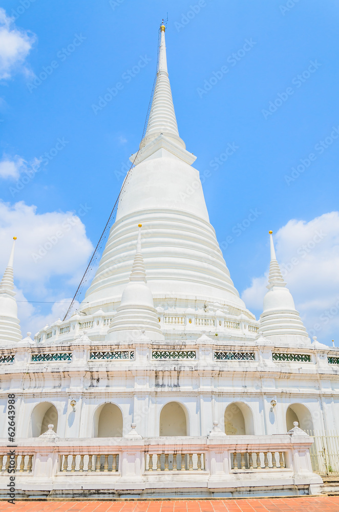White pagoda wat-prayoon in bangkok thailand