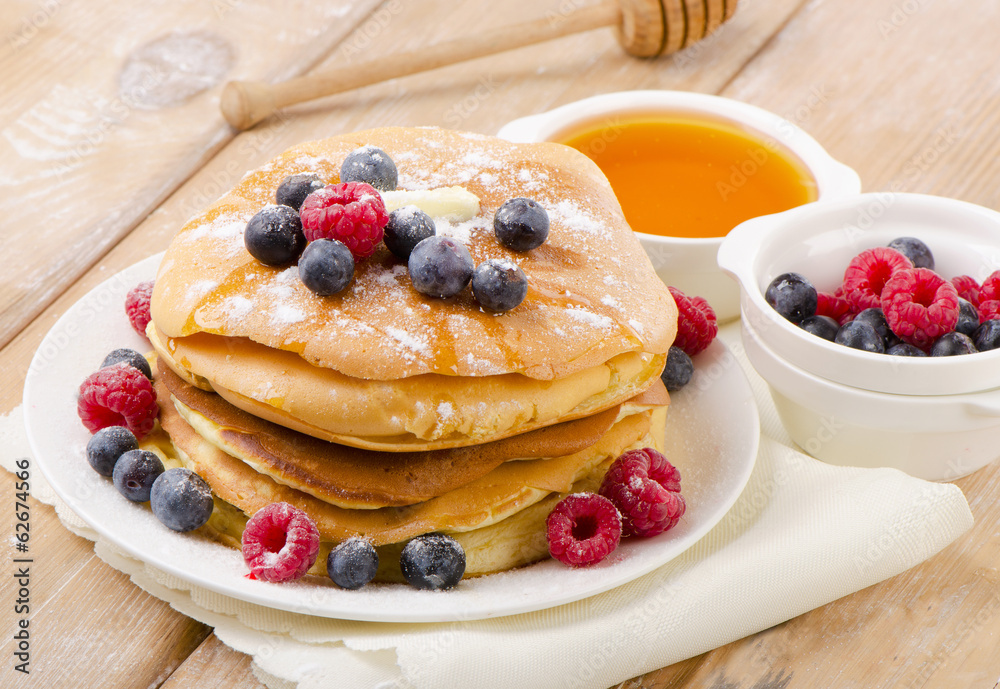 pancakes topped with honey pancakes topped with honey