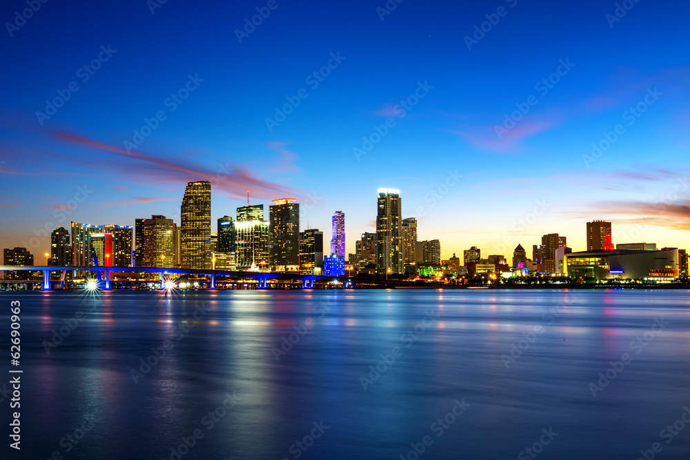 Obraz premium Miami city by night