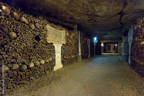 Les catacombes de Paris, France. Catacombs are underground tourist attraction of Paris.
