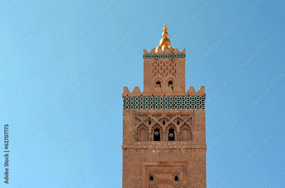 Fototapeta premium Minaret Koutoubia sur ciel bleu