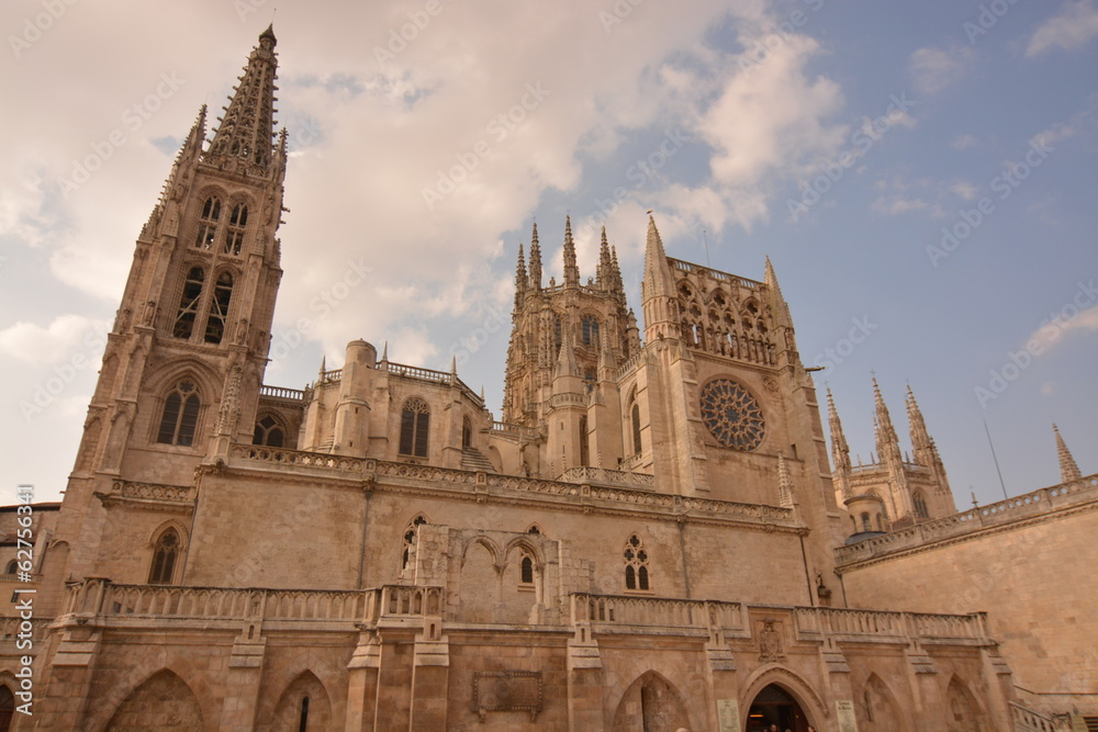 Fachada lateral de la Catedral de Burgos (Camino de Santiago)