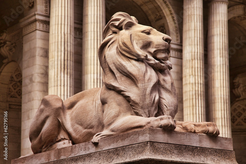 lion statue