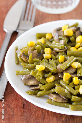 boiled green beans with mushrooms and corn