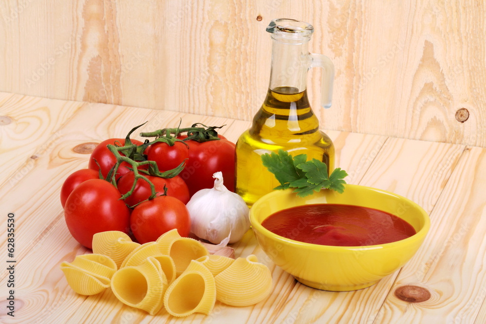 Pasta pomodori e olio di oliva Pasta pomodori e olio di oliva