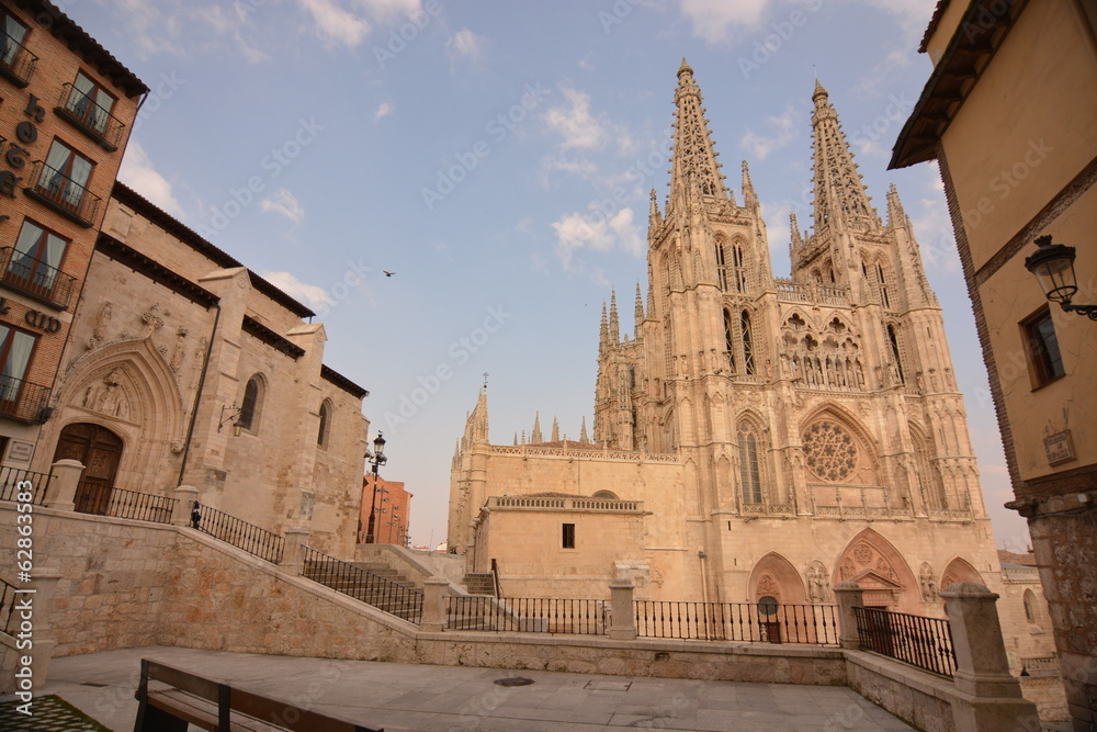 Vista de la Catedral de Burgos desde la Calle Fernan Gonzalez