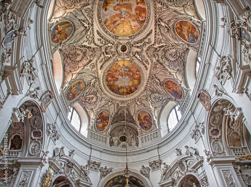 Vienna - Cupola of baroque Servitenkirche - church photo