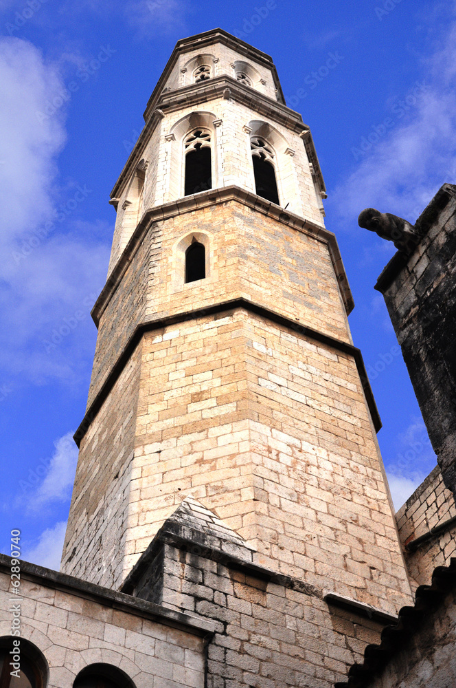 Figueras, torre de la iglesia de San Pedro, Girona