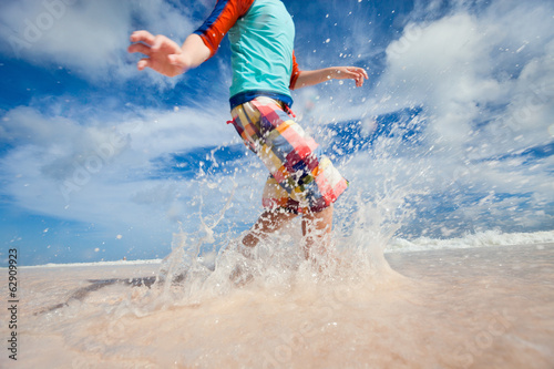 Motion blur of boy running fast © BlueOrange Studio
