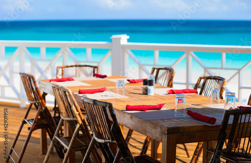 Seaside restaurant © BlueOrange Studio