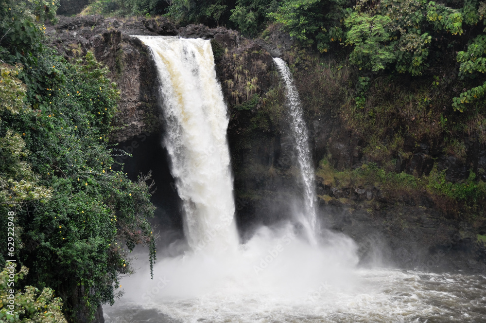 Fototapeta premium Rainbow Falls, Big Island, Hawaii