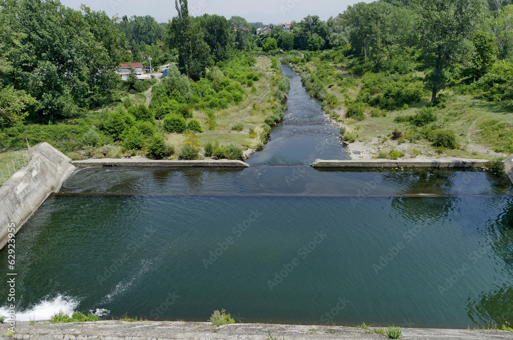 Obraz premium Beauty view of spillway in the reservoir Pancharevo, Bulgaria