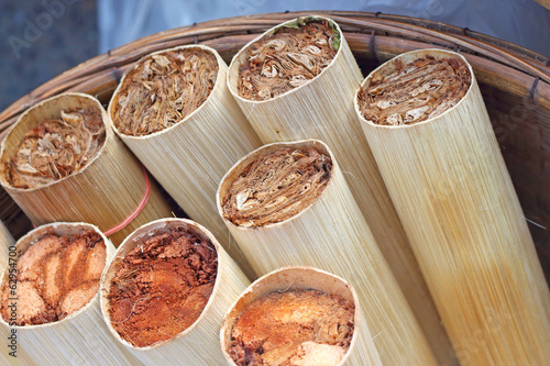 glutinous rice roasted in bamboo