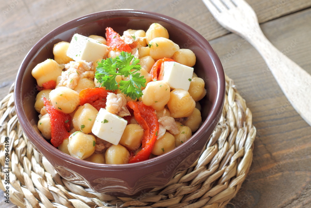 Chickpea salad with tuna, bell pepper and feta cheese Chickpea salad with tuna, bell pepper and feta cheese